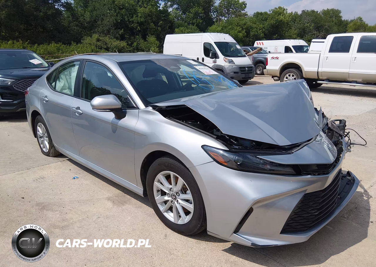 2025 Toyota Camry Le – zdjęcie 1 z 16