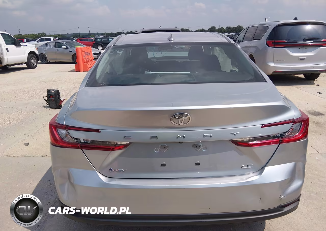 2025 Toyota Camry Le VIN:4T1DAACKXSU585081 - 16