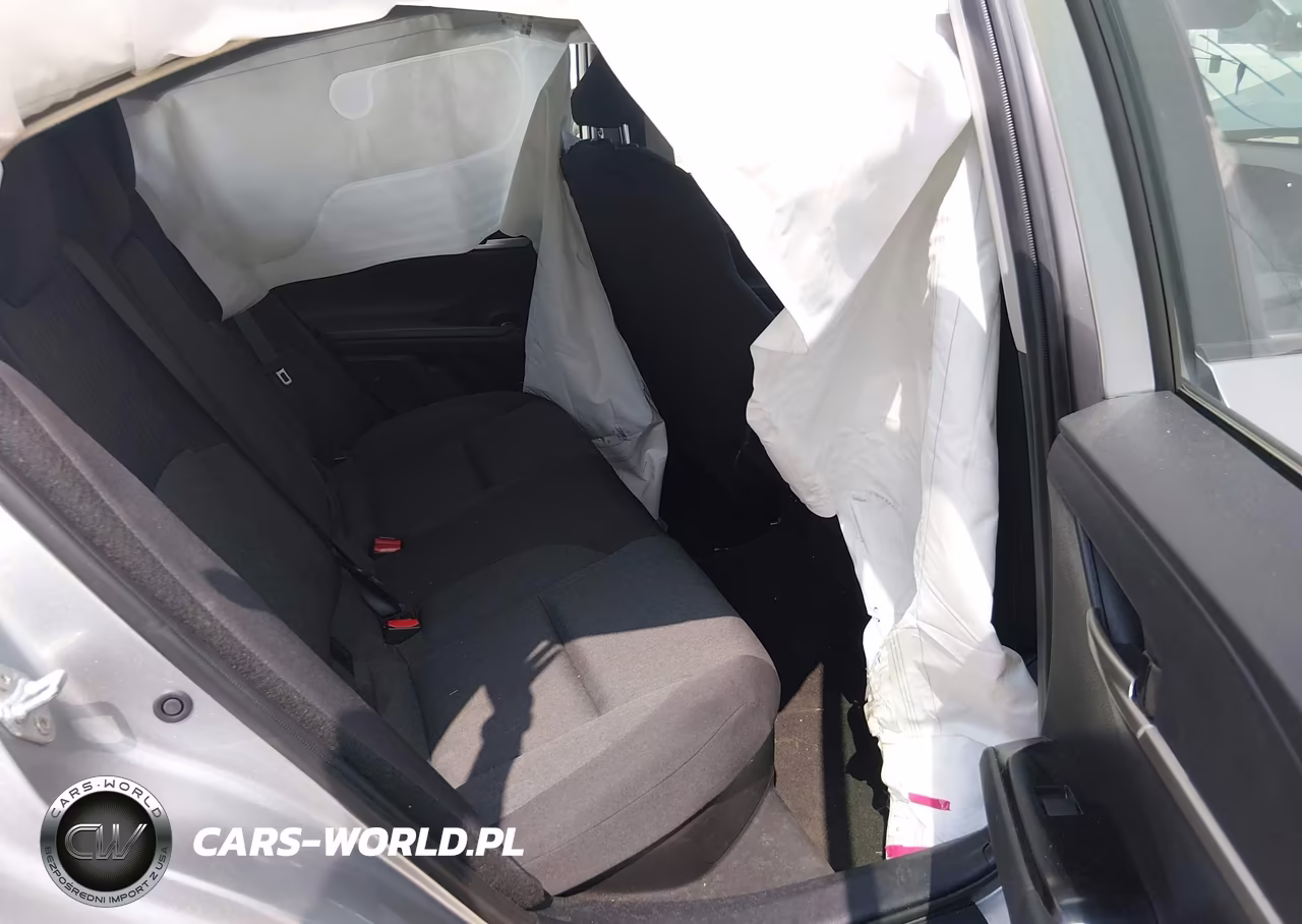 2025 Toyota Camry Le VIN:4T1DAACKXSU585081 - 8
