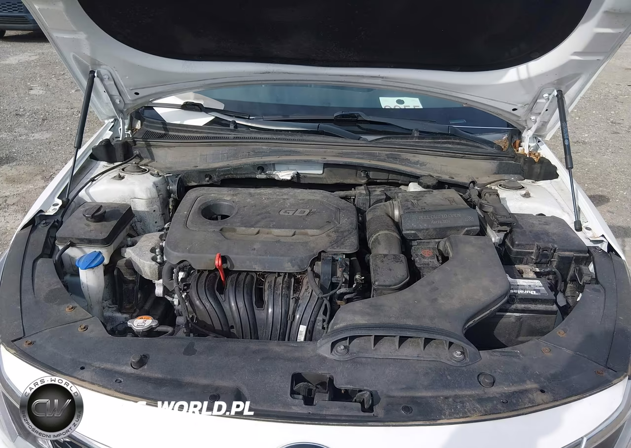 2018 Kia Optima S VIN:5XXGT4L34JG205937 - 10