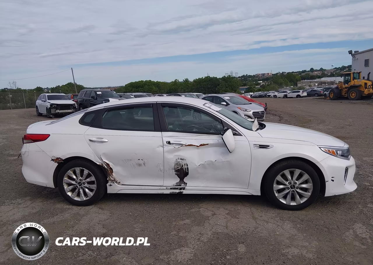 2018 Kia Optima S VIN:5XXGT4L34JG205937 - 14