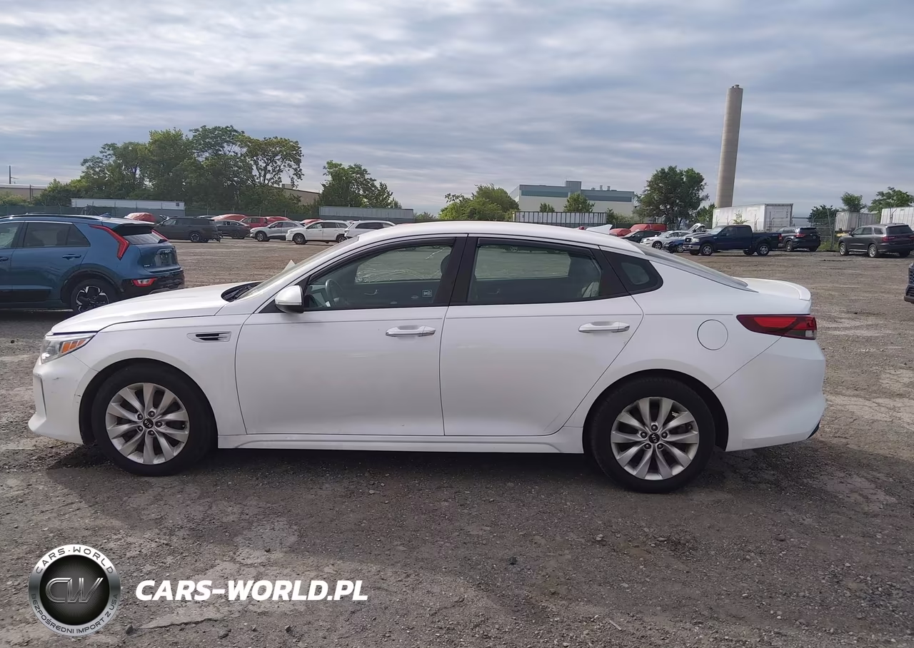 2018 Kia Optima S VIN:5XXGT4L34JG205937 - 15