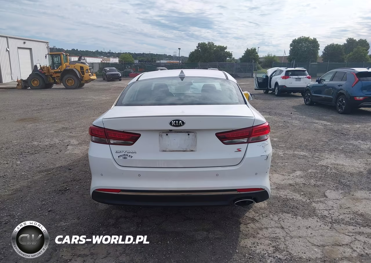 2018 Kia Optima S VIN:5XXGT4L34JG205937 - 17