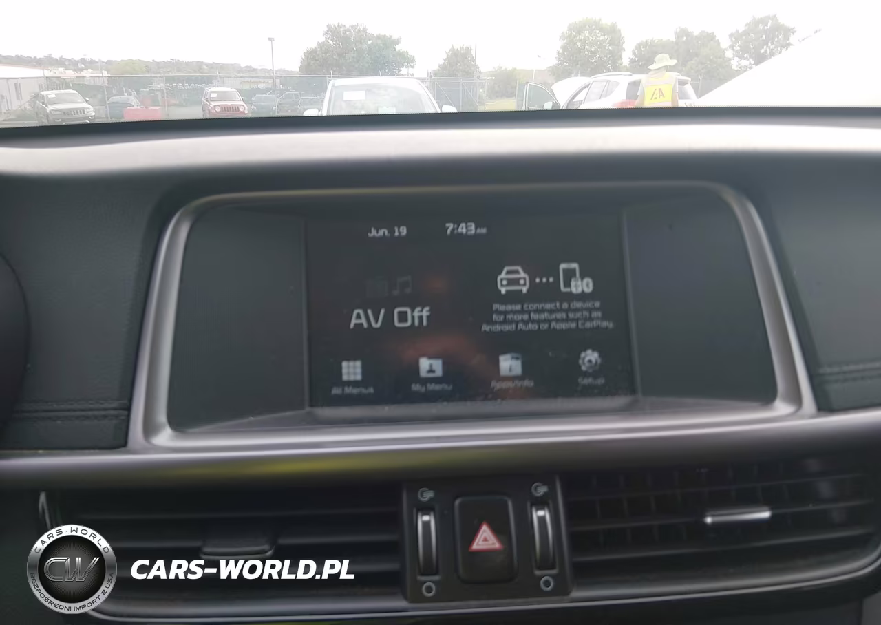 2018 Kia Optima S VIN:5XXGT4L34JG205937 - 20