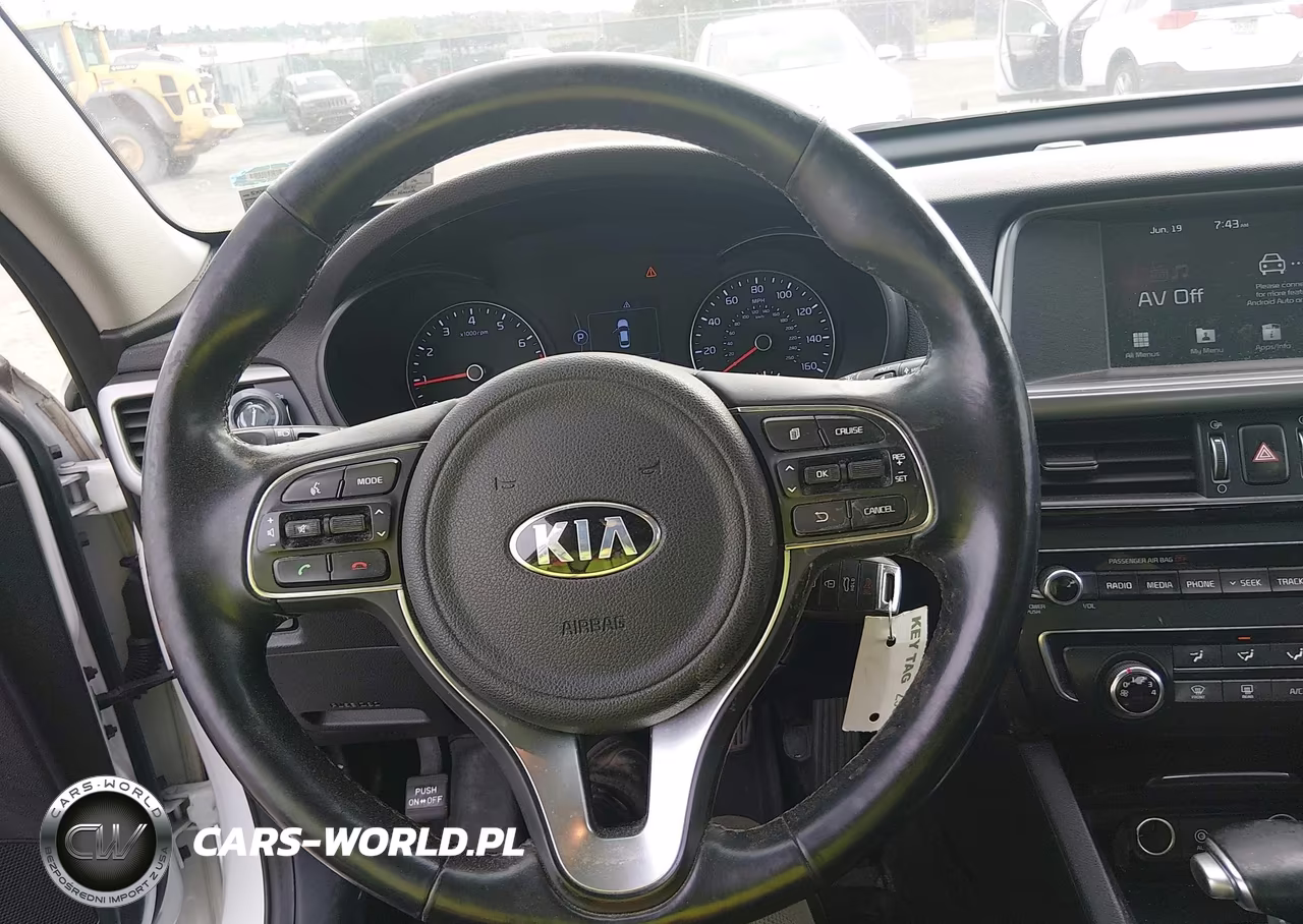 2018 Kia Optima S VIN:5XXGT4L34JG205937 - 21