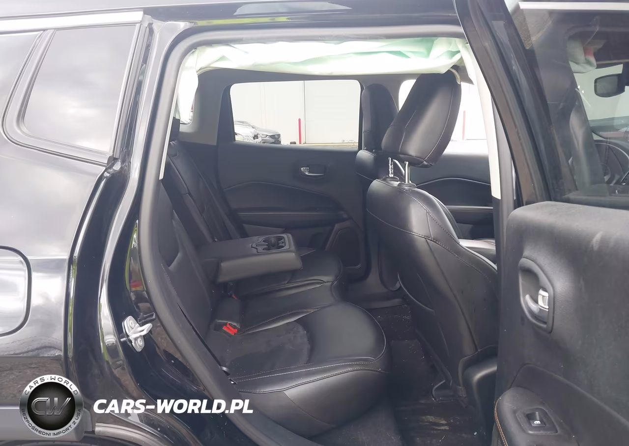 2019 Jeep Compass Limited 4X4 VIN:3C4NJDCB3KT673975 - 8