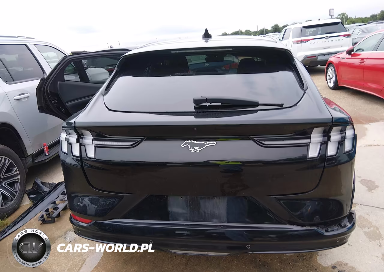 2023 Ford Mustang Mach-E Premium VIN:3FMTK3SU0PMA61408 - 17