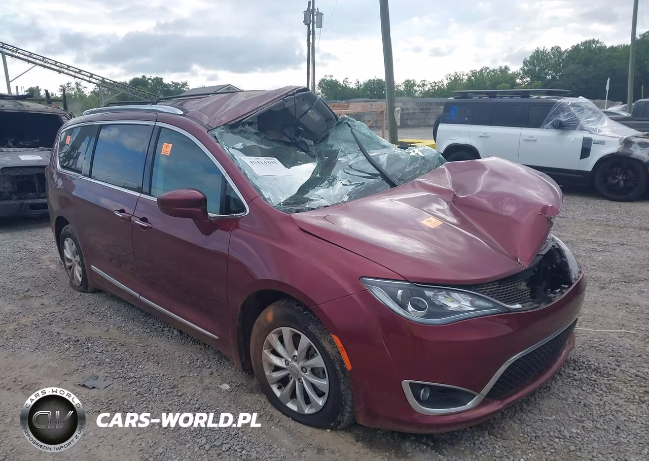 2018 Chrysler Pacifica Touring L VIN:2C4RC1BGXJR149473 - 1