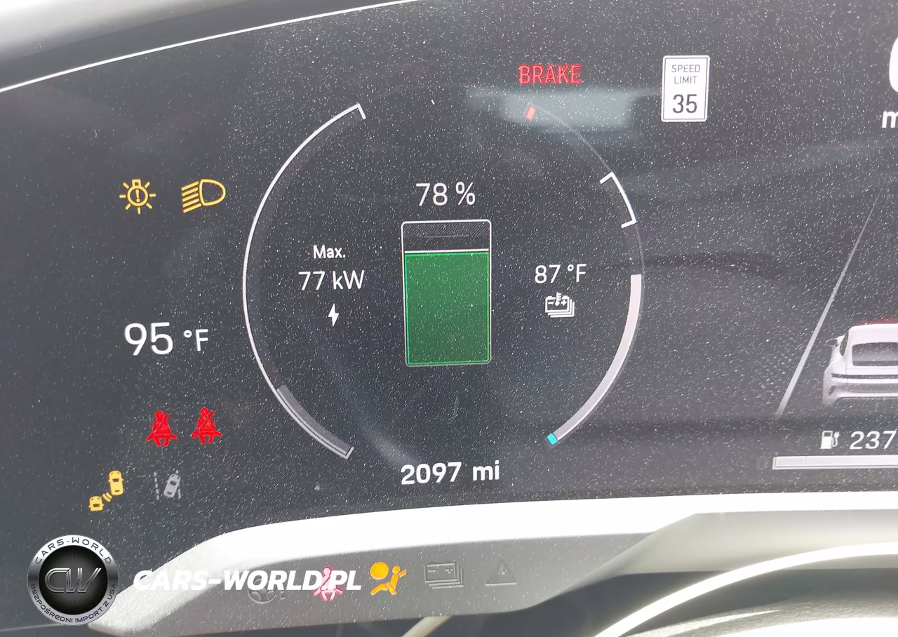2025 Porsche Taycan 4 VIN:WP0AA2Y12SSA13045 - 18
