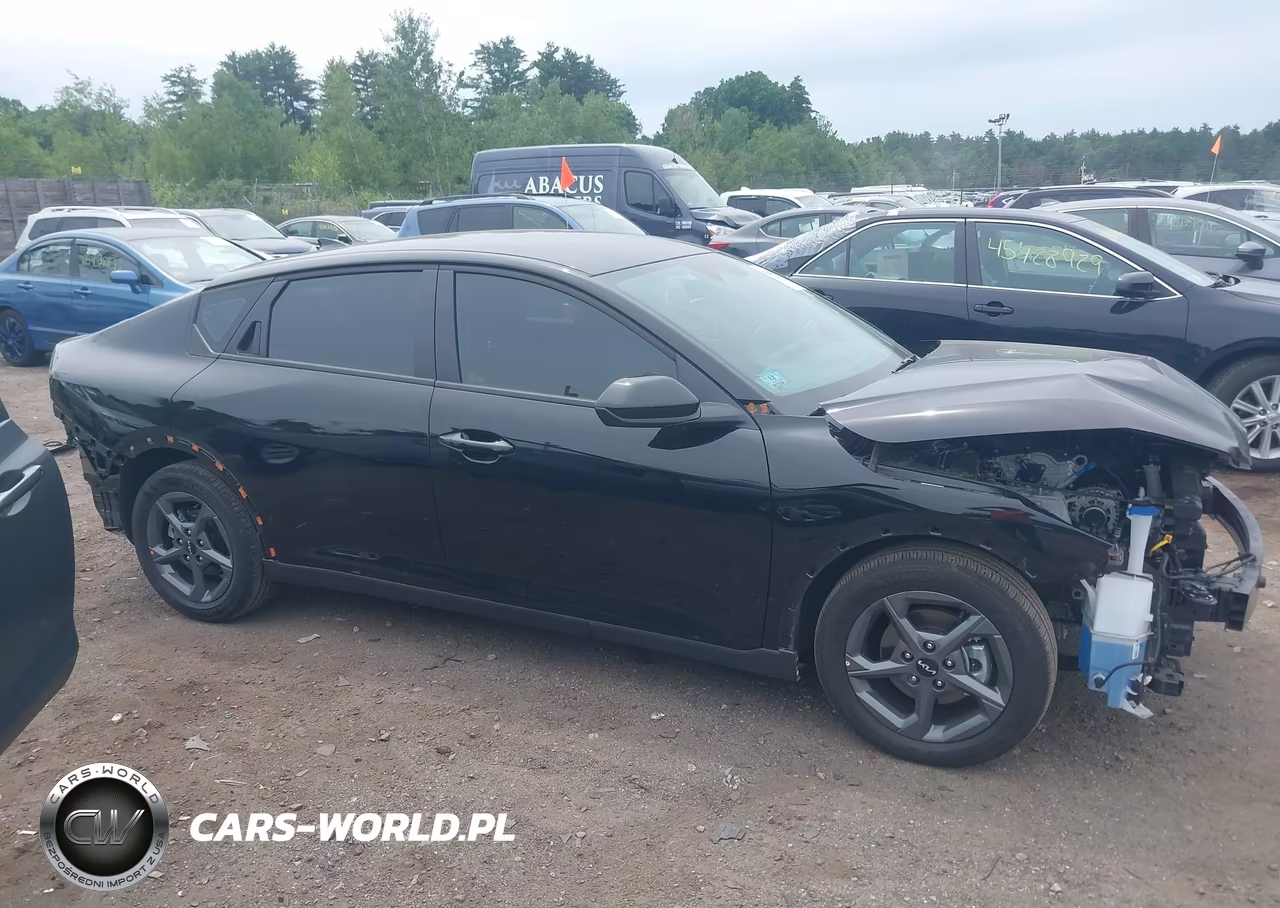 2025 Kia K4 Lxs VIN:3KPFT4DE1SE213872 - 13