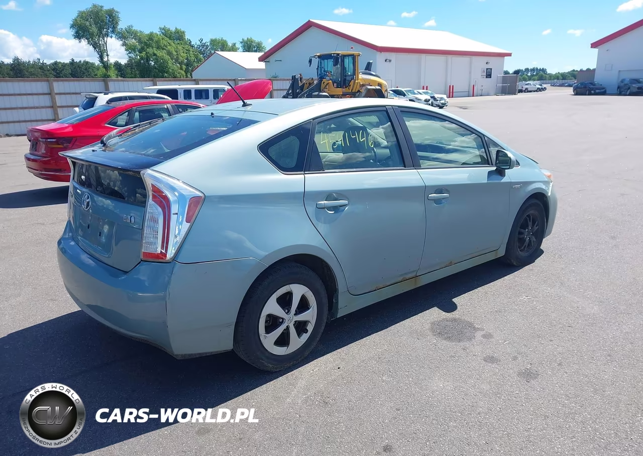 2013 Toyota Prius Two VIN:JTDKN3DU8D1652051 - 4