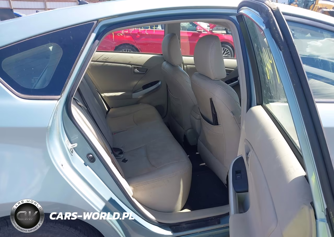 2013 Toyota Prius Two VIN:JTDKN3DU8D1652051 - 8