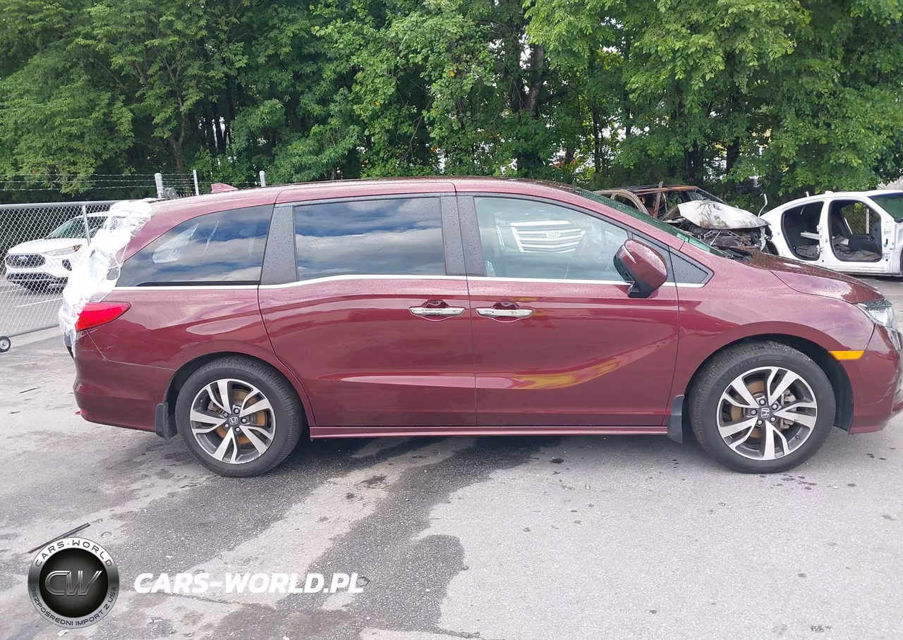 2021 Honda Odyssey Touring VIN:5FNRL6H82MB003419 - 13
