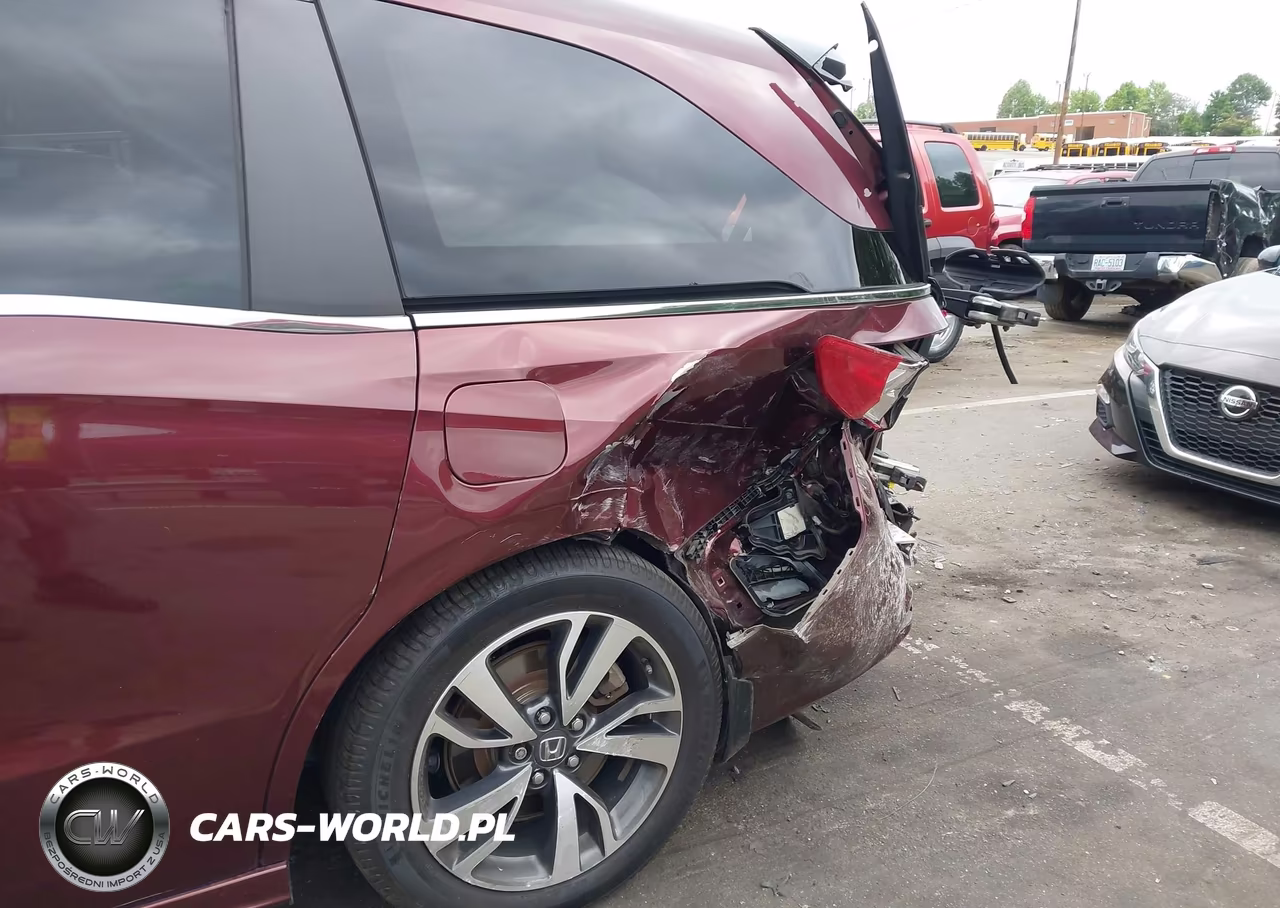2021 Honda Odyssey Touring VIN:5FNRL6H82MB003419 - 6