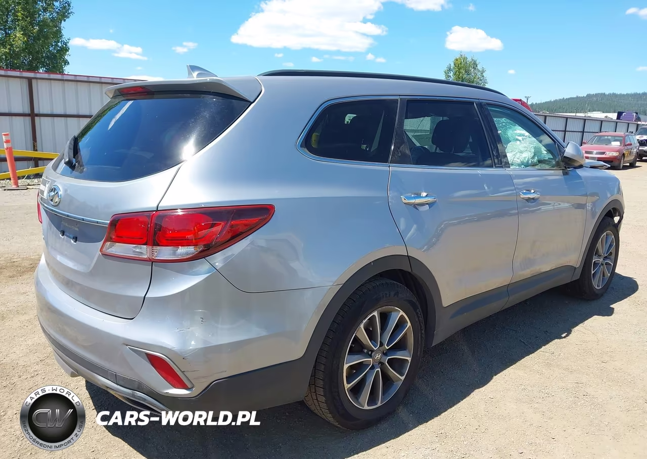 2018 Hyundai Santa Fe Se VIN:KM8SM4HF5JU278749 - 4