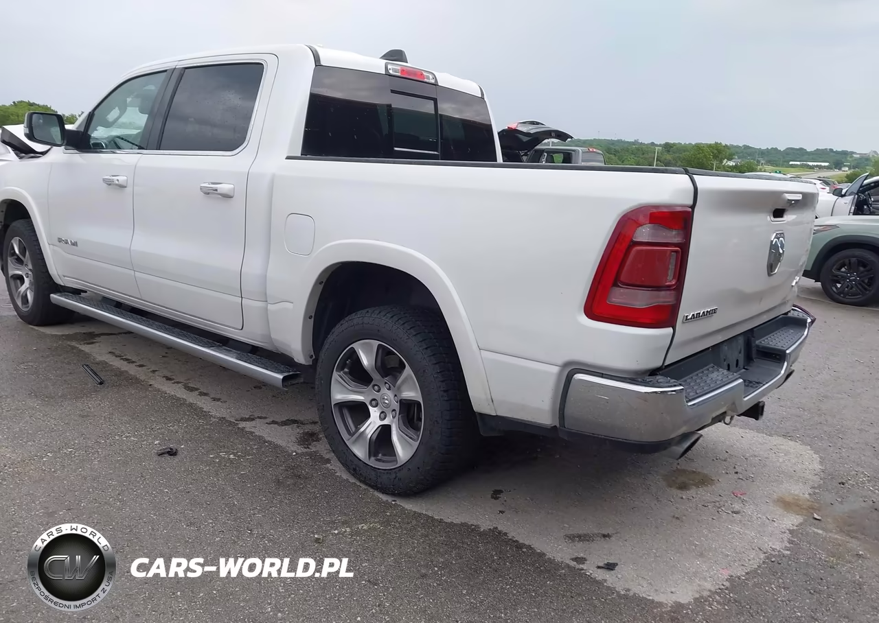 2019 Ram 1500 Laramie 4X4 5'7 Box VIN:1C6SRFJT7KN637829 - 3