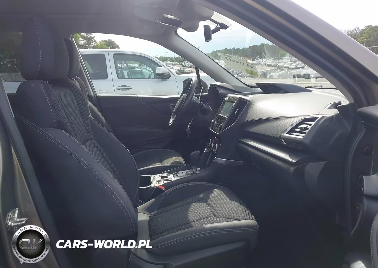 2019 Subaru Forester Premium VIN:JF2SKAGC6KH466515 - 5