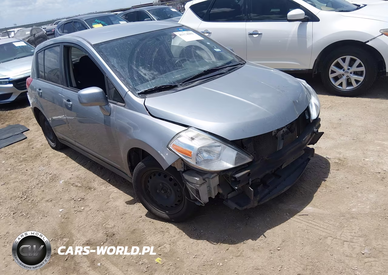2011 Nissan Versa 1.8S – zdjęcie 1 z 16