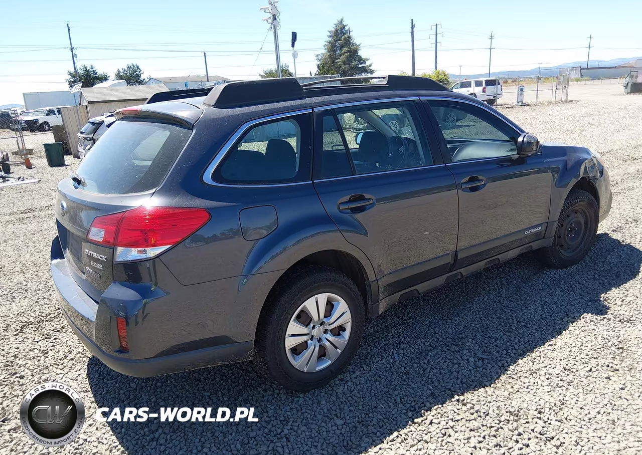 2013 Subaru Outback 2.5I VIN:4S4BRBAC2D3214667 - 4