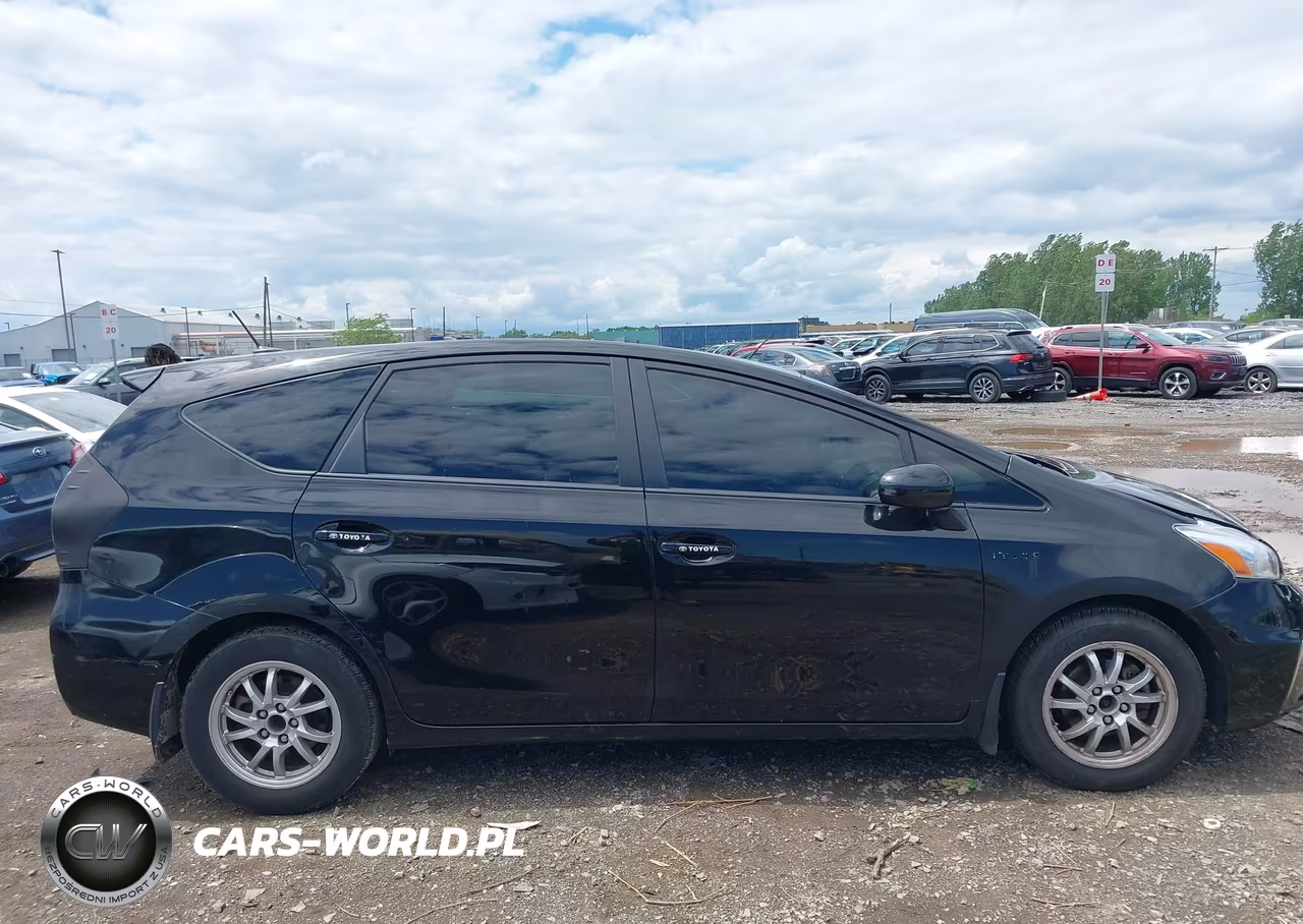 2012 Toyota Prius V Three VIN:JTDZN3EU6C3054654 - 13