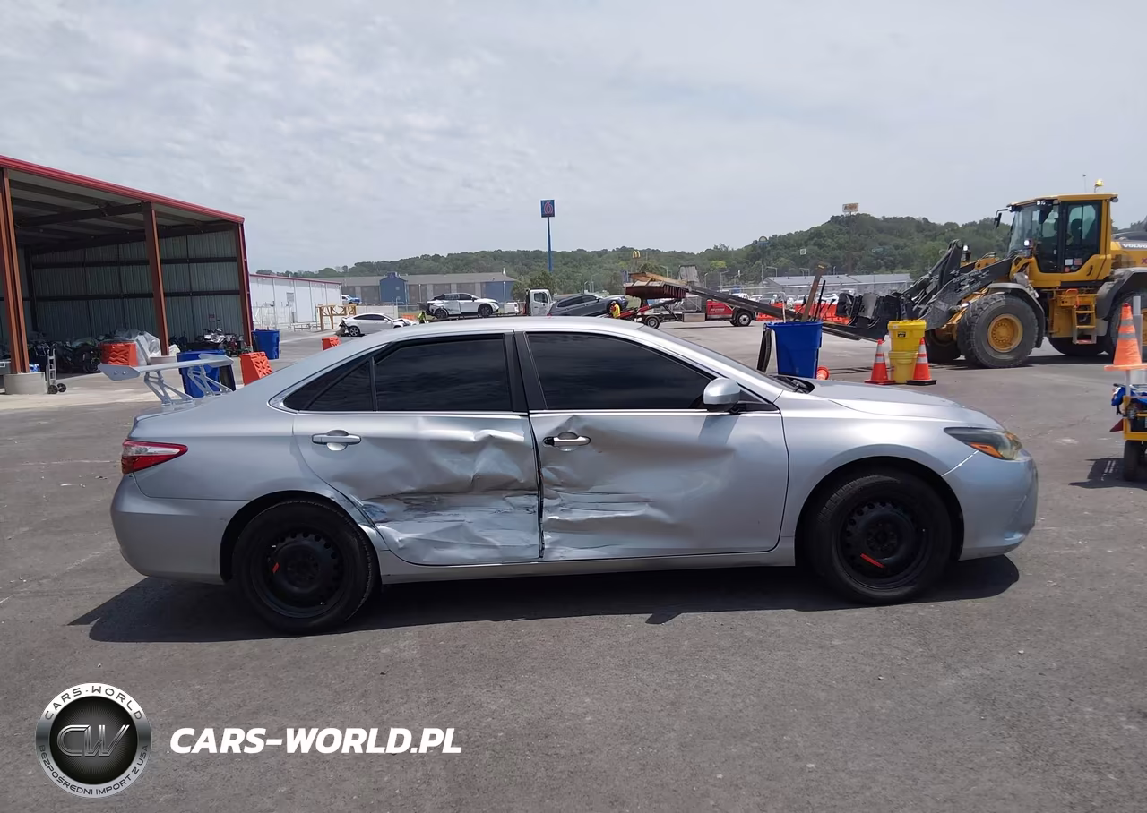 2016 Toyota Camry Le VIN:4T4BF1FK1GR538510 - 13