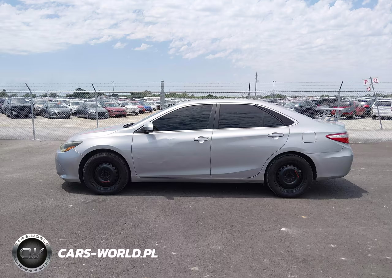 2016 Toyota Camry Le VIN:4T4BF1FK1GR538510 - 14
