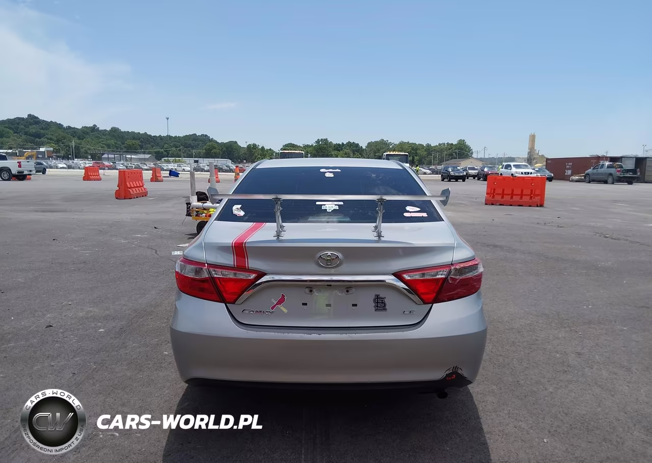 2016 Toyota Camry Le VIN:4T4BF1FK1GR538510 - 16