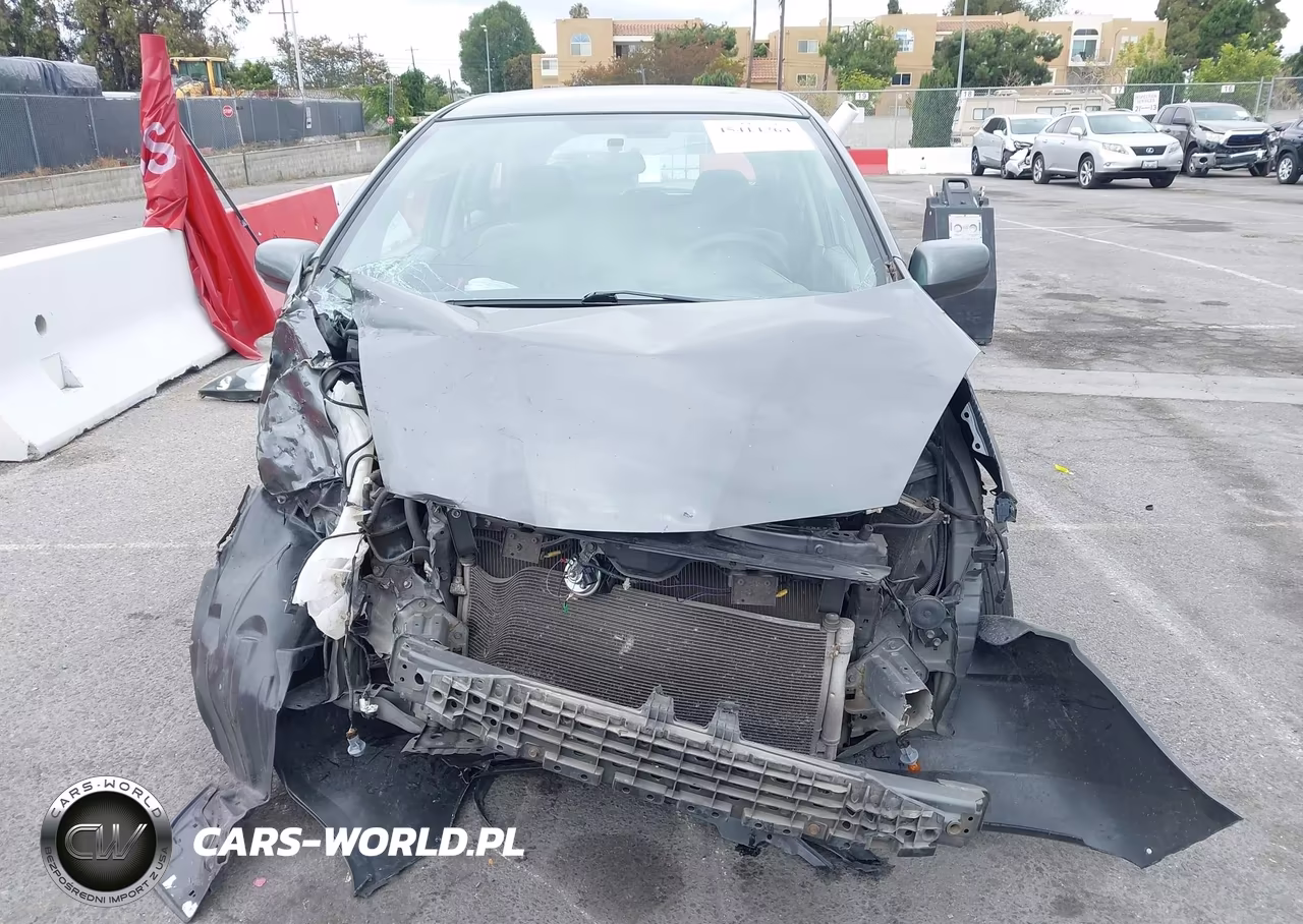 2013 Honda Fit VIN:JHMGE8H30DC034570 - 12