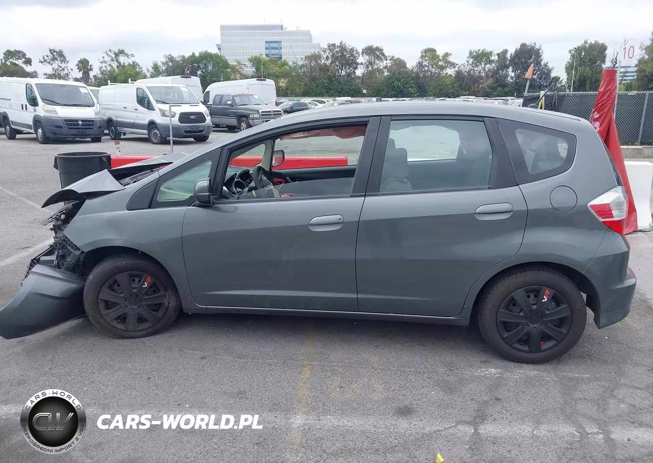 2013 Honda Fit VIN:JHMGE8H30DC034570 - 14