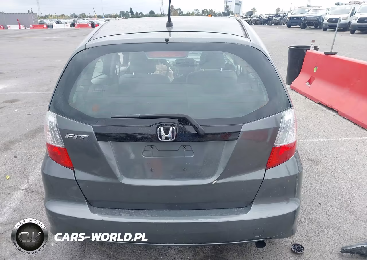 2013 Honda Fit VIN:JHMGE8H30DC034570 - 16