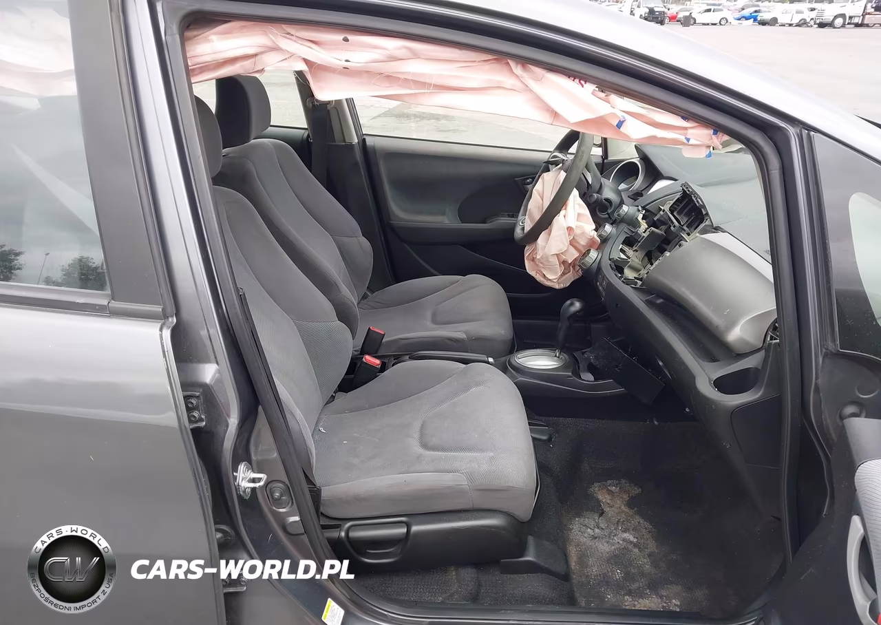 2013 Honda Fit VIN:JHMGE8H30DC034570 - 5