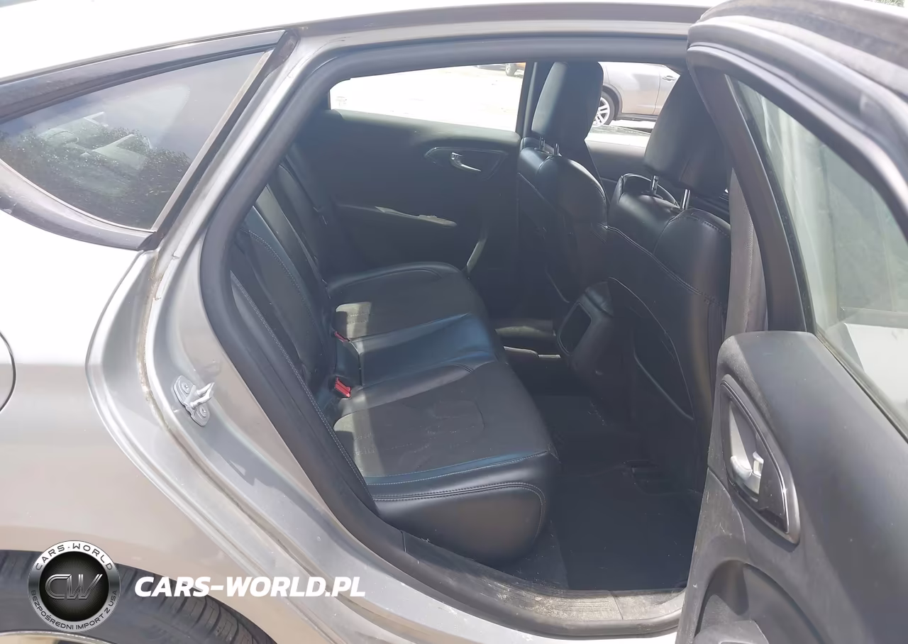 2015 Chrysler 200 S VIN:1C3CCCBG8FN614035 - 8