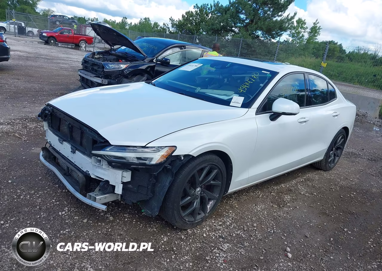 2020 Volvo S60 Momentum VIN:7JR102FK1LG041484 - 2