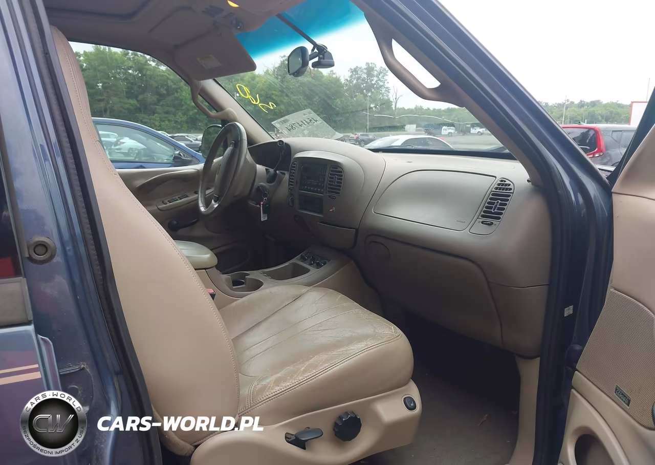 2002 Ford Expedition Eddie Bauer VIN:1FMPU18L52LA18952 - 5