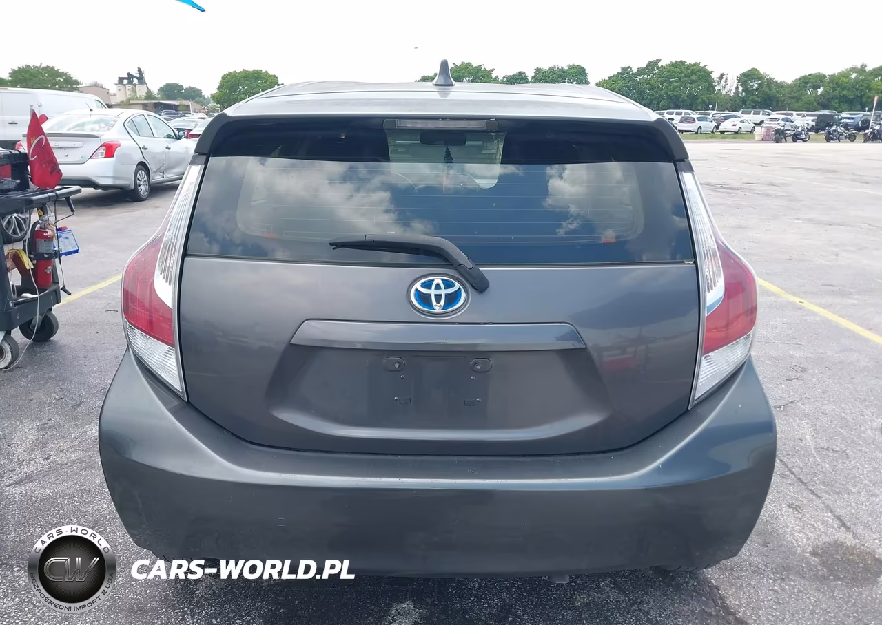 2016 Toyota Prius C One VIN:JTDKDTB31G1115491 - 16