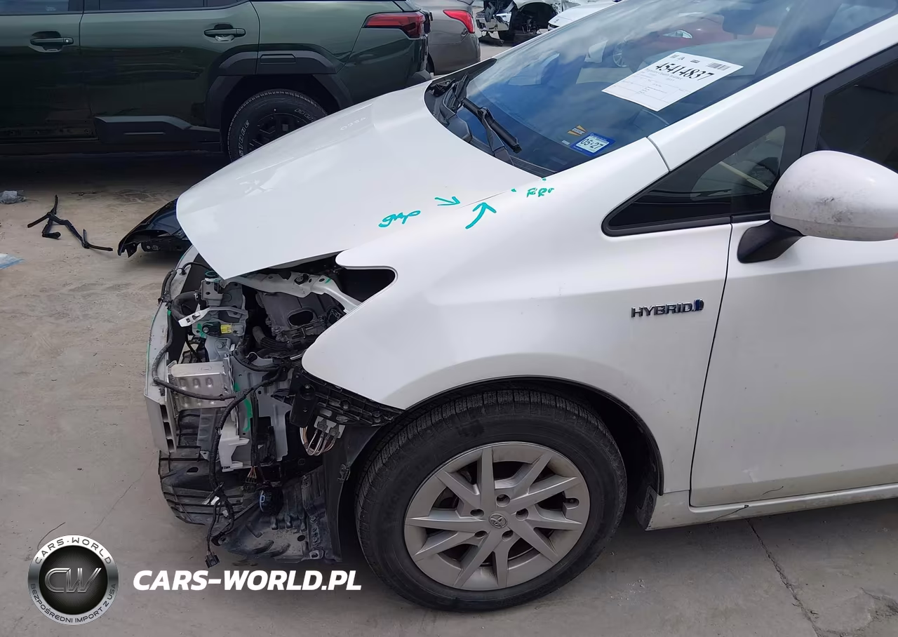 2014 Toyota Prius V Three VIN:JTDZN3EU6EJ003329 - 6