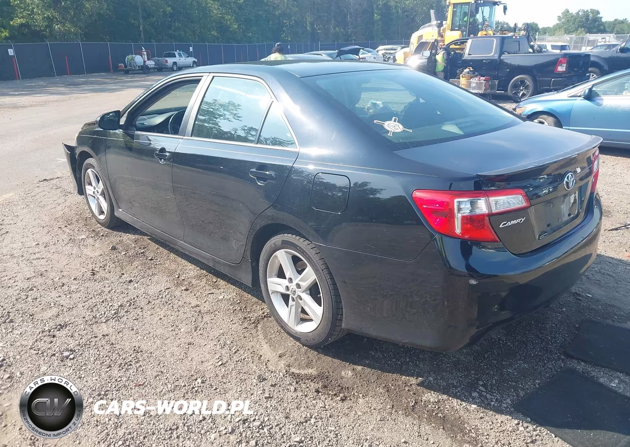 2014 Toyota Camry Se VIN:4T1BF1FKXEU760955 - 3