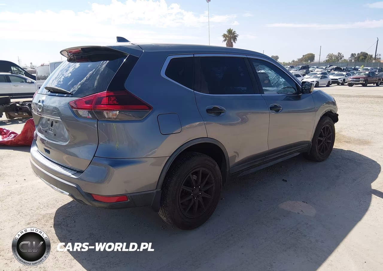 2018 Nissan Rogue S VIN:KNMAT2MT3JP618983 - 4