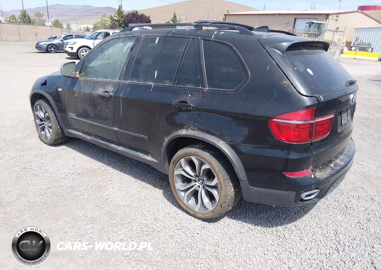 2013 BMW X5 xDrive50I VIN:5UXZV8C57D0C16210 - 3