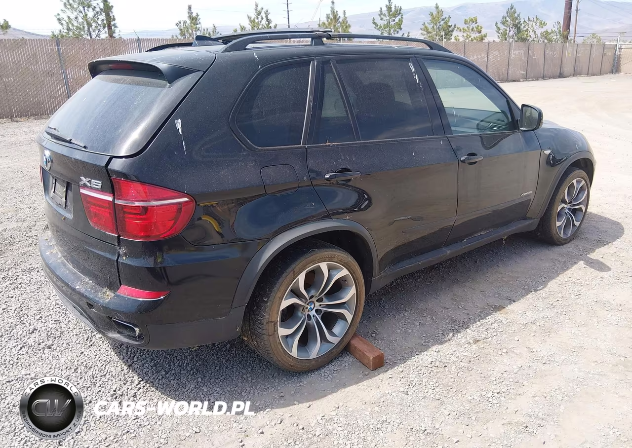 2013 BMW X5 xDrive50I VIN:5UXZV8C57D0C16210 - 4