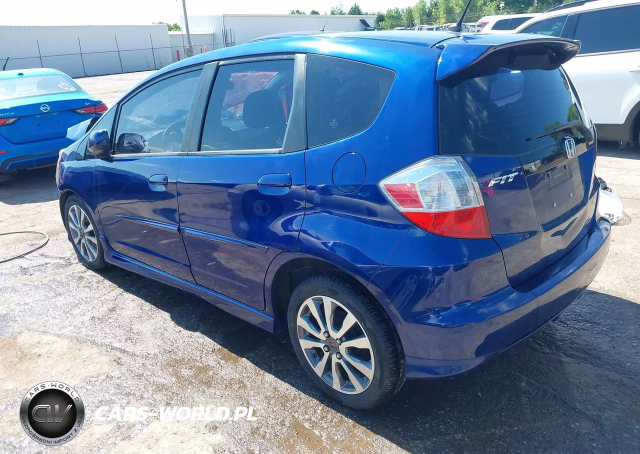 2012 Honda Fit Sport VIN:JHMGE8H59CC025463 - 3