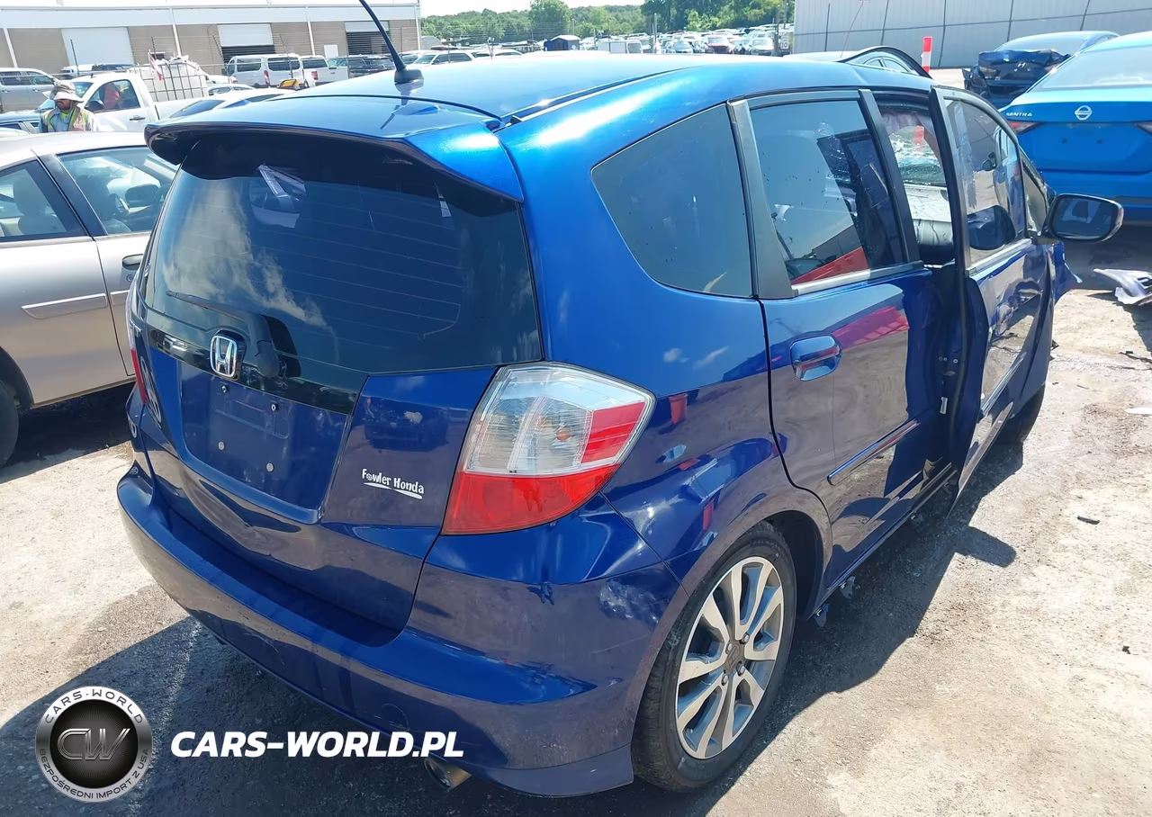 2012 Honda Fit Sport VIN:JHMGE8H59CC025463 - 4