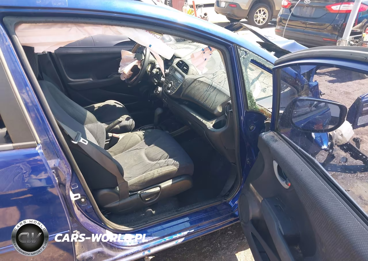 2012 Honda Fit Sport VIN:JHMGE8H59CC025463 - 5
