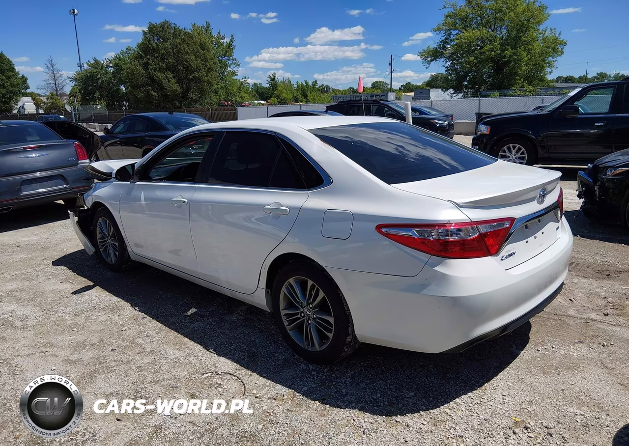2017 Toyota Camry Se VIN:4T1BF1FKXHU318990 - 3