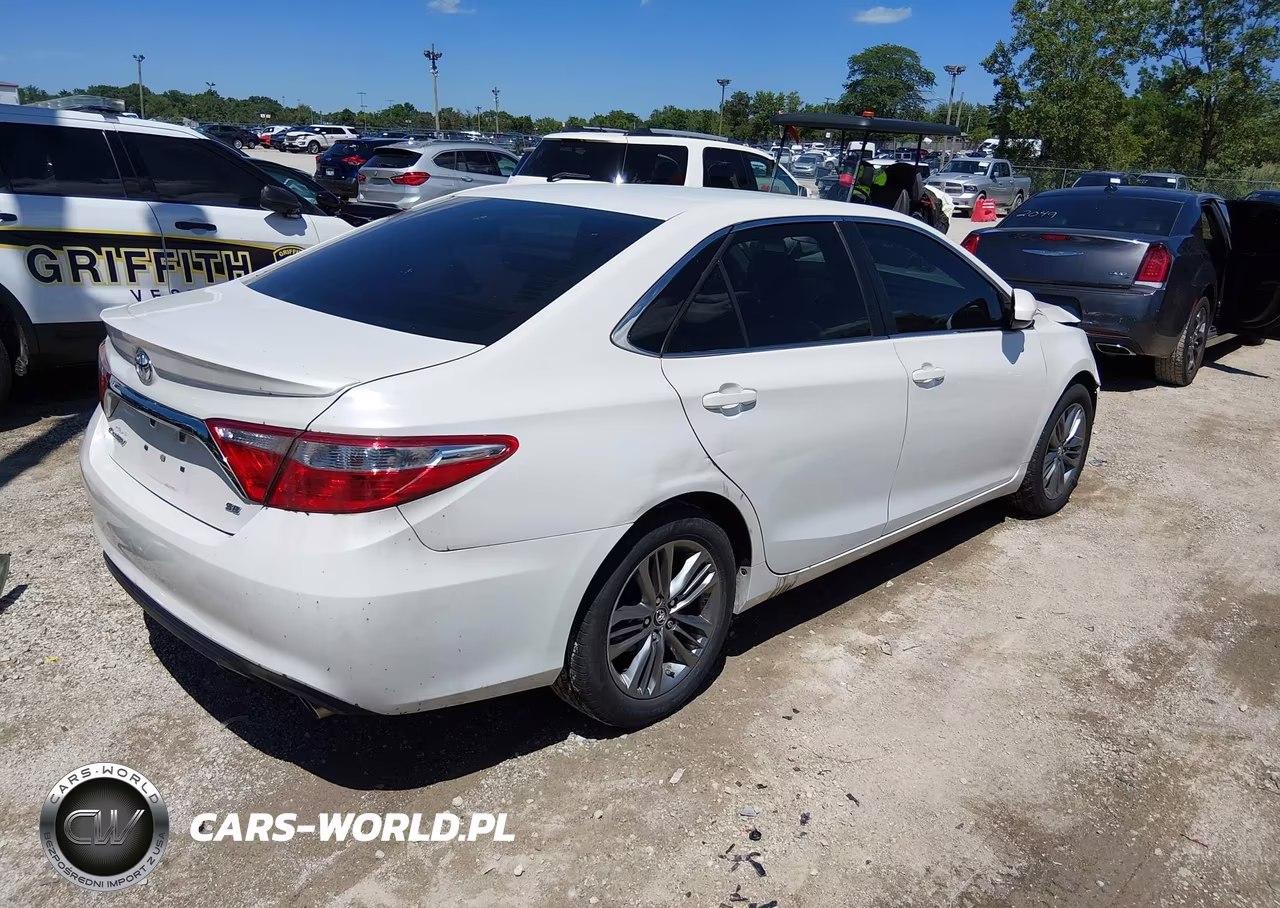 2017 Toyota Camry Se VIN:4T1BF1FKXHU318990 - 4