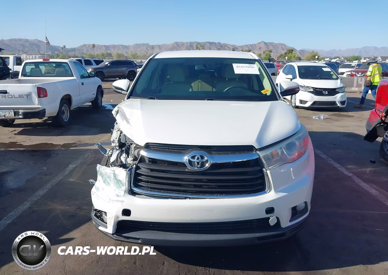 2015 Toyota Highlander Le Plus V6 VIN:5TDBKRFH1FS105379 - 13