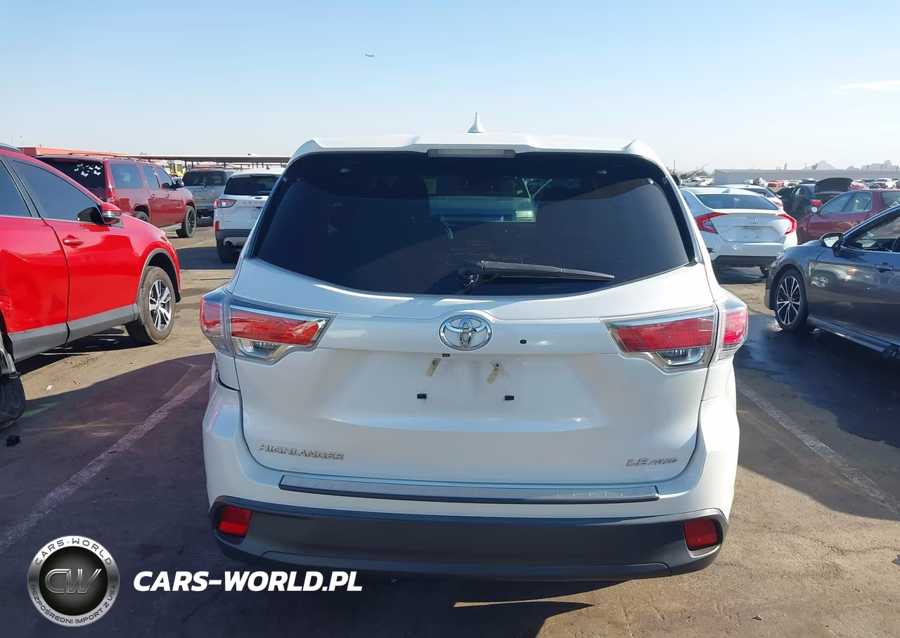 2015 Toyota Highlander Le Plus V6 VIN:5TDBKRFH1FS105379 - 17