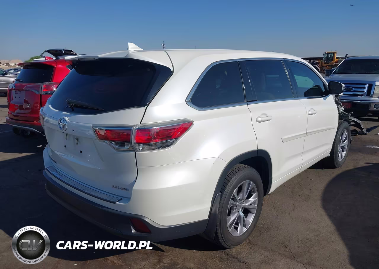 2015 Toyota Highlander Le Plus V6 VIN:5TDBKRFH1FS105379 - 4