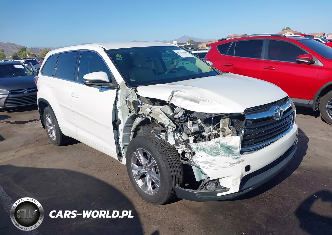 2015 Toyota Highlander Le Plus V6 VIN:5TDBKRFH1FS105379 - 6