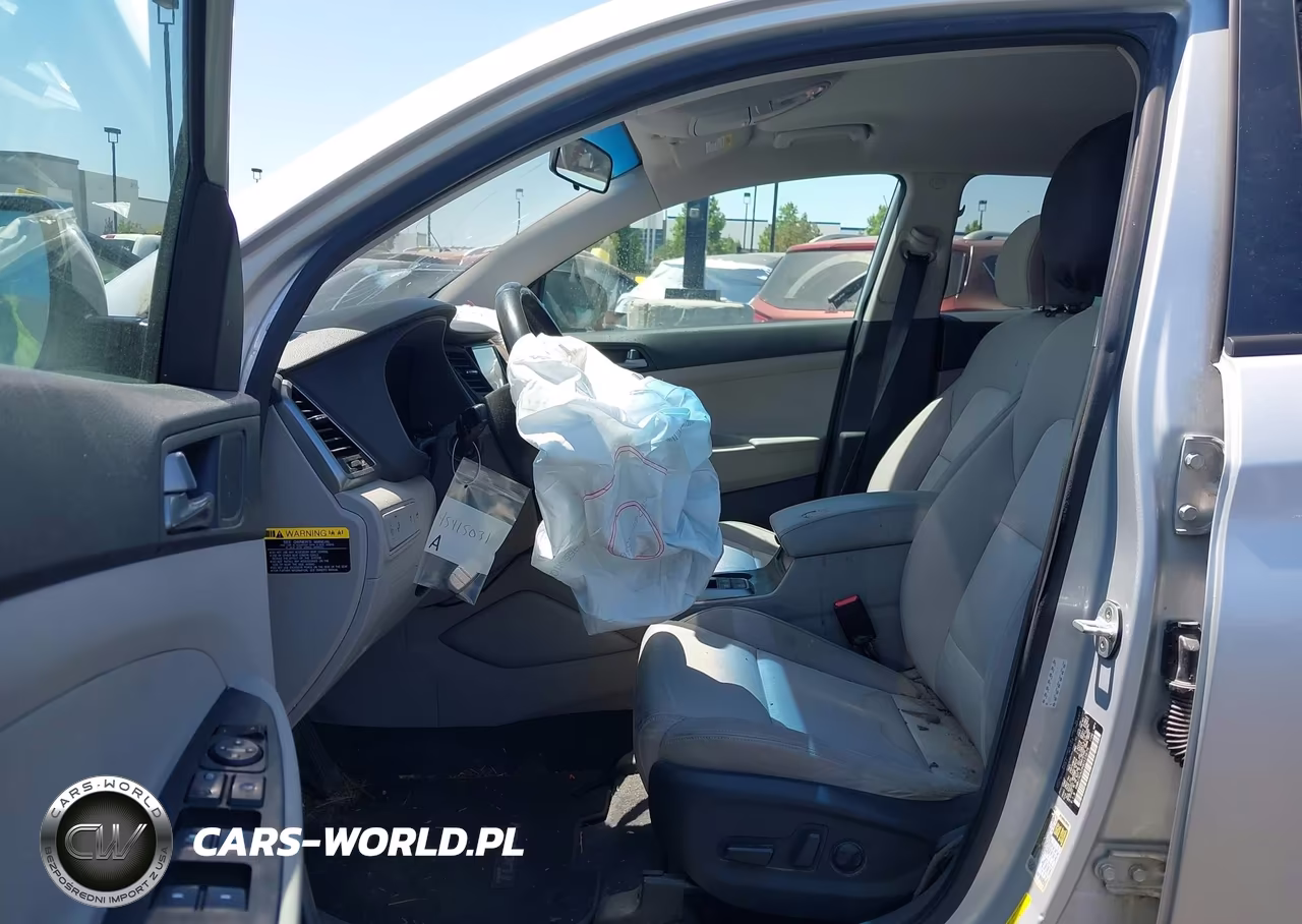 2016 Hyundai Tucson Sport VIN:KM8J3CA25GU123675 - 5